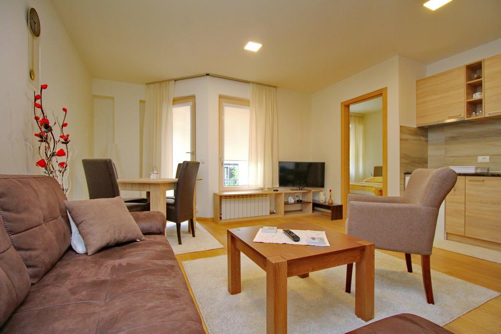Lux Apartment Lazarevic Zlatibor Buitenkant foto